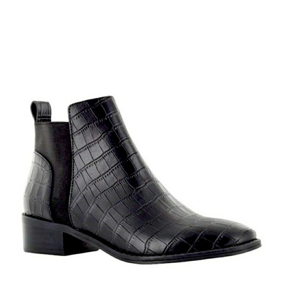 Black leather bootie